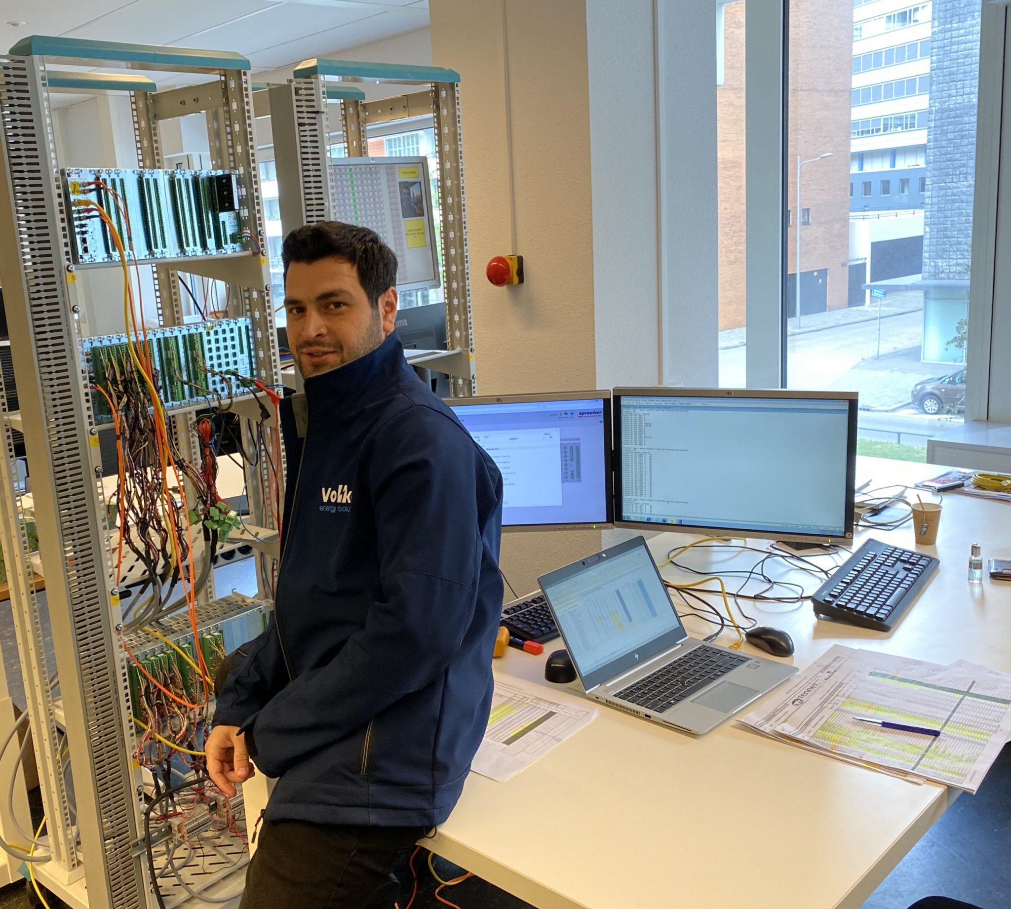 Volker Energy Systems worker working with it services